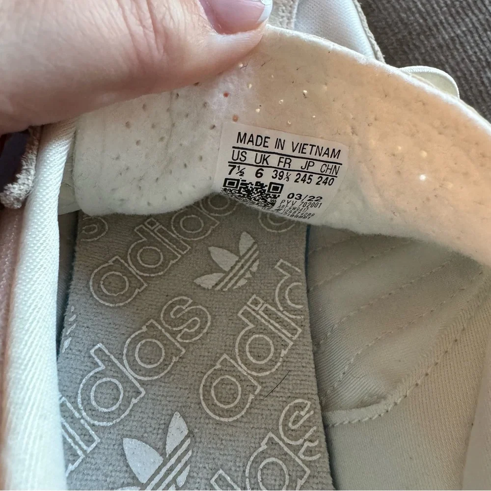 Adidas Retropy E5 Running Shoes - Picture 10 of 11